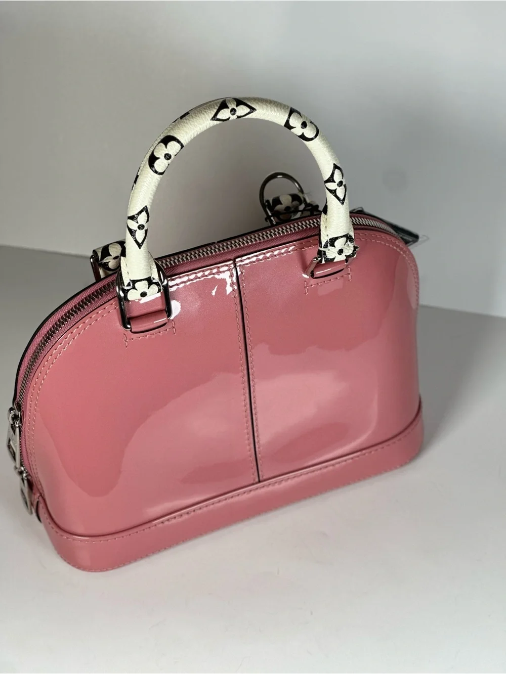 Authentic Louis Vuitton Blush Pink Vernis Alma BB Crossbody